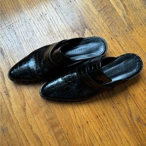 Freda Salvador Keen Mule